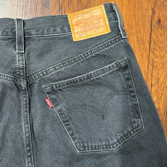 Levi’s Premium 501 Skinny Jeans | Distressed Washed Black High Rise (W26 L28) - Picture 4 of 7